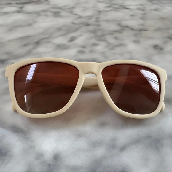 GOODR Toasted Marshmallow Magic Sunglasses - Picture 2 of 4